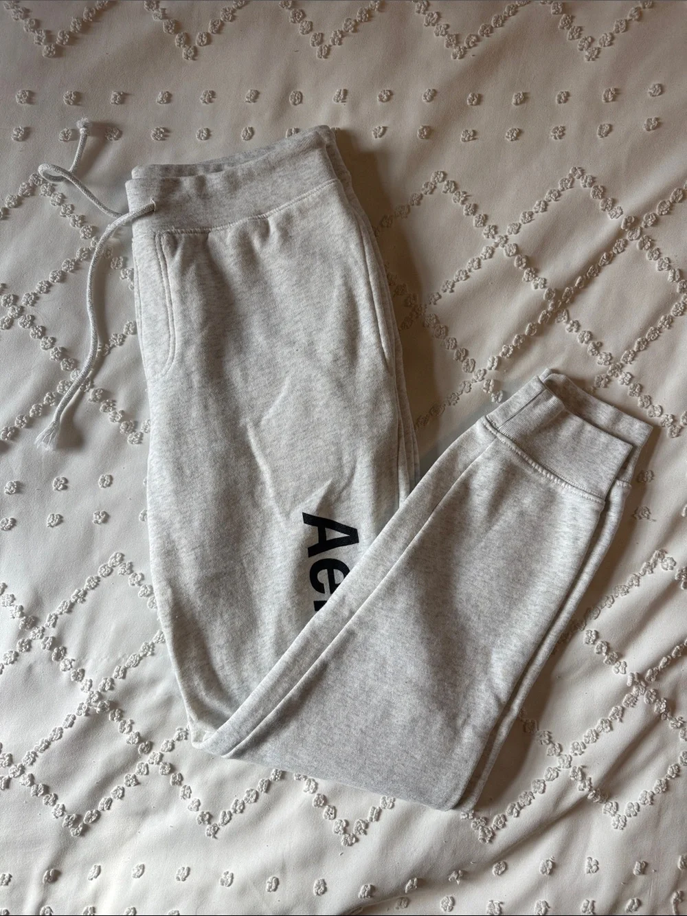 Aeropostale Heather Gray Sweatpant Joggers Size Small Thigh Logo